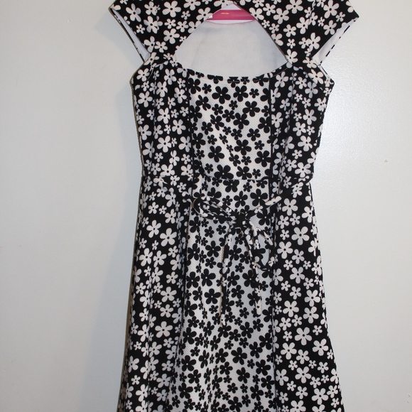 Girl Dress Size 12 - Picture 2 of 3